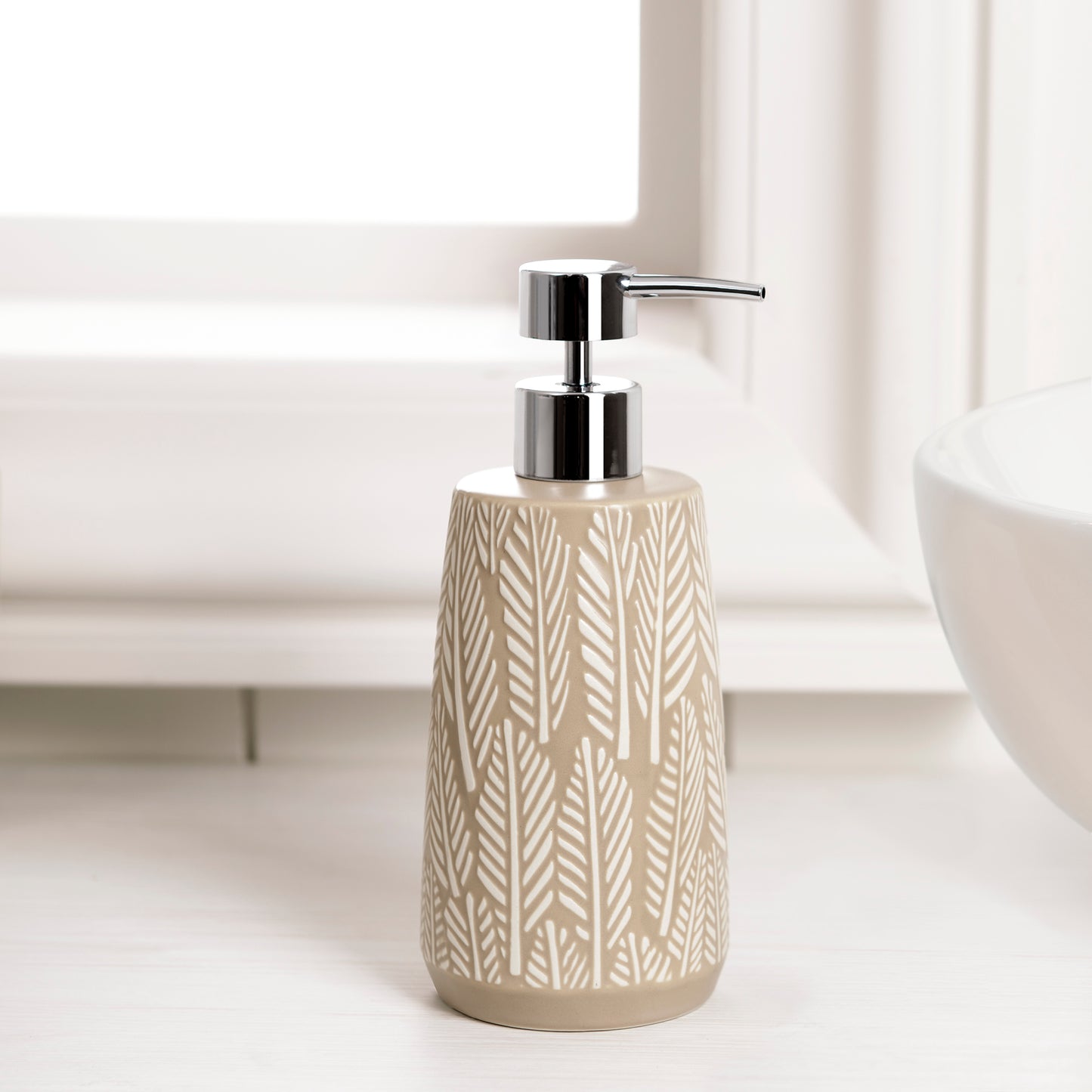 Embossed Leaf 3-Piece Bathroom Accessory Set